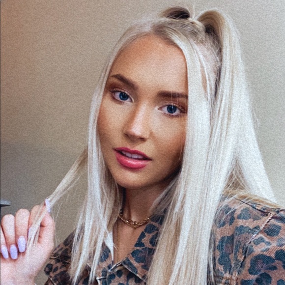 Meet your Posher, Lexie - Picture 3 of 5